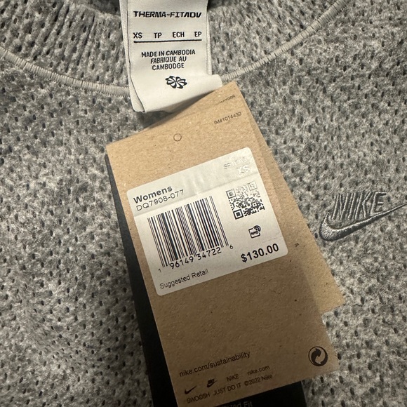 Nike Forward Tech Pack Oversized Sweatshirt Therma Fit DQ7908-077 Womens Size XS - Picture 8 of 8